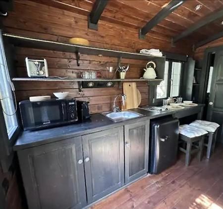 Roulotte / Tiny House Dans Les Alpilles Hotell Saint-Rémy-de-Provence Exteriör bild